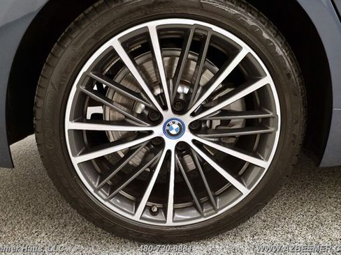 Used 2023 BMW 530e w/ Premium Package RWD image 20