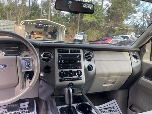 Used 2014 Ford Expedition XLT image 13