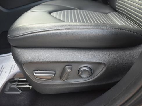 Used 2023 Toyota Highlander XSE image 14