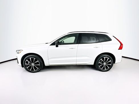 Used 2025 Volvo XC60 B5 Plus image 4