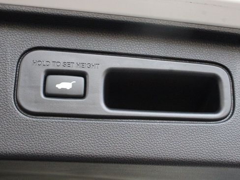 Used 2025 Honda Pilot Elite image 60