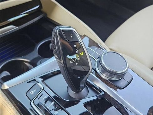 Used 2018 BMW 540i w/ M Sport Package image 12