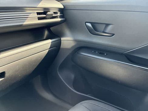 Used 2024 Hyundai Kona SEL FWD image 31