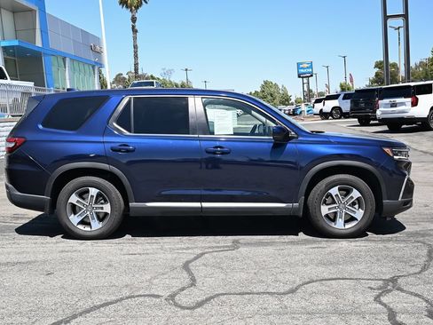 Used 2025 Honda Pilot EX-L image 4