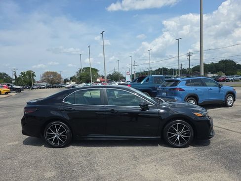 Certified 2024 Toyota Camry SE w/ Convenience Package FWD image 3