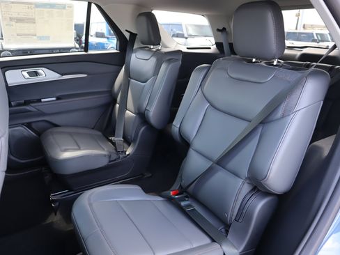 New 2025 Ford Explorer Active w/ Active Comfort Package image 32