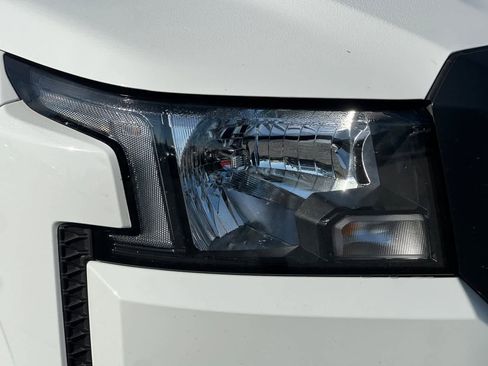 Certified 2023 Nissan Frontier S image 32