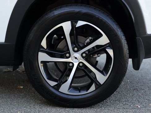 New 2025 Chevrolet Trax RS w/ Sunroof Package image 32