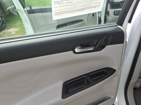 Used 2016 Chevrolet Impala Limited LS FWD image 9