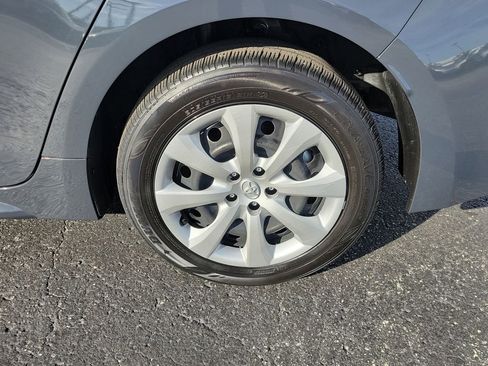 Used 2025 Toyota Corolla LE image 7