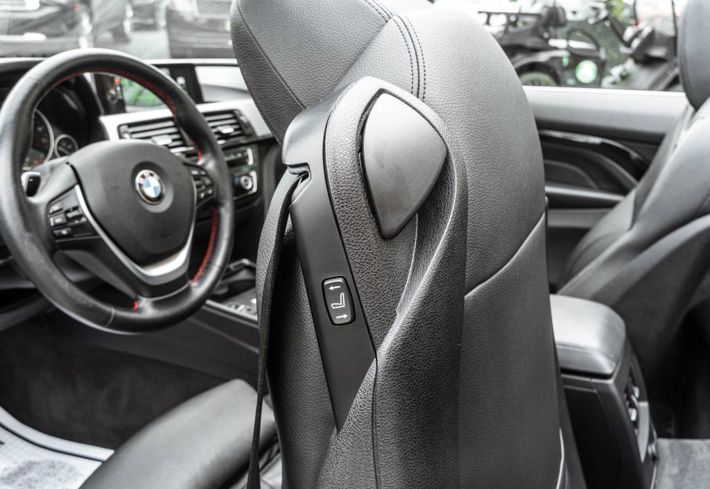 Used 2016 BMW 428i xDrive Convertible AWD/4WD image 27