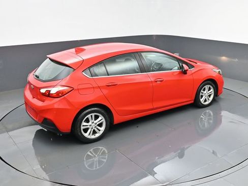 Used 2018 Chevrolet Cruze LT w/ Convenience Package image 24