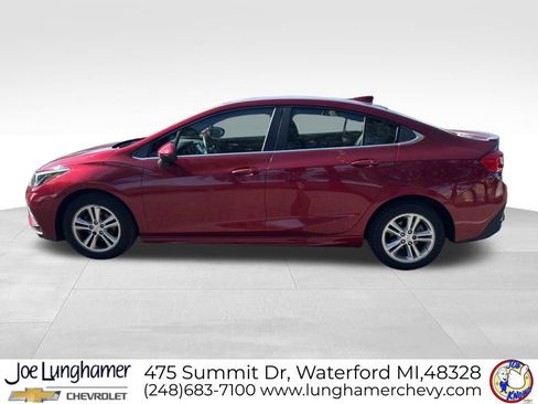 Used 2017 Chevrolet Cruze LT w/ Convenience Package FWD image 7