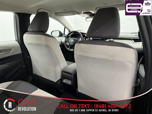 Used 2024 Toyota Corolla LE FWD image 31