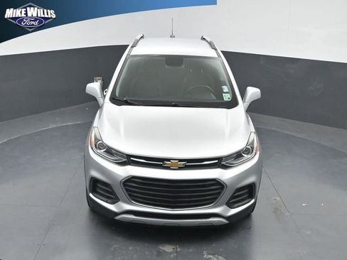 Used 2018 Chevrolet Trax LT w/ LT Convenience Package FWD image 10