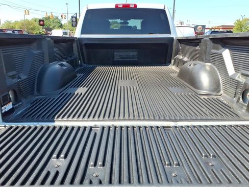 Used 2024 RAM 2500 Tradesman w/ Chrome Appearance Group AWD/4WD image 15
