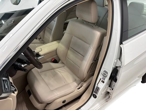 Used 2016 Mercedes-Benz E 350 4MATIC Sedan image 10