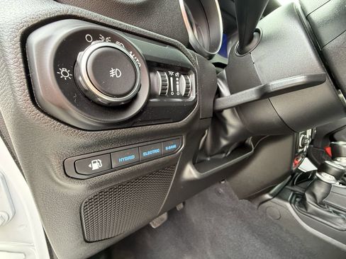 Used 2022 Jeep Wrangler Unlimited Rubicon 4xe w/ Steel Bumper Group image 12