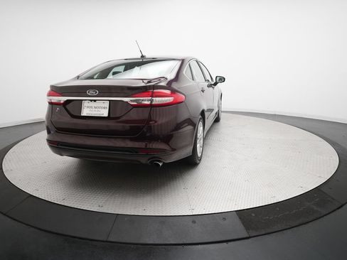 Used 2017 Ford Fusion SE w/ Fusion SE Technology Package FWD image 13