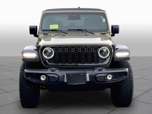 Used 2025 Jeep Wrangler Sport AWD/4WD image 4