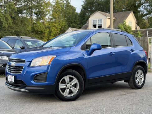 Used 2015 Chevrolet Trax LT w/ LT Plus Package AWD/4WD image 2