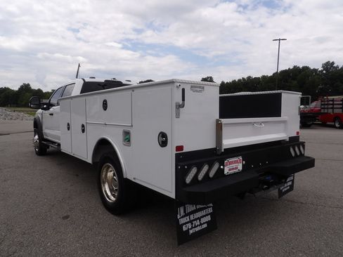 Used 2024 Ford F550 4x4 Crew Cab Super Duty w/ XLT Value Package image 5