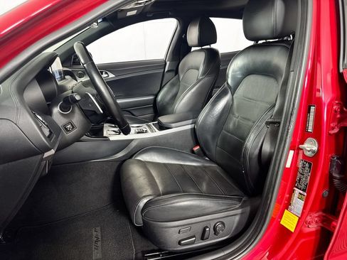 Used 2018 Kia Stinger GT2 RWD image 27