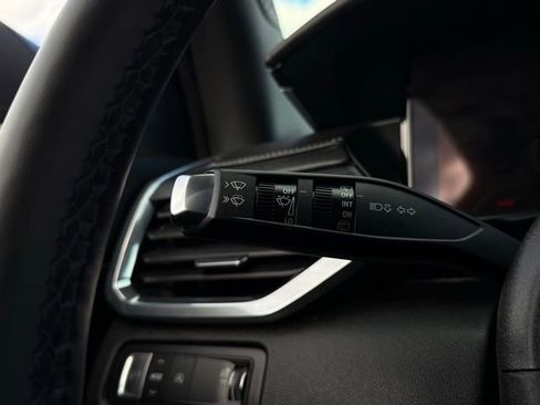 Used 2025 GMC Acadia Elevation image 13