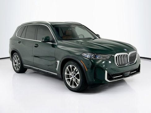 Certified 2024 BMW X5 xDrive50e w/ Premium Package AWD/4WD image 3