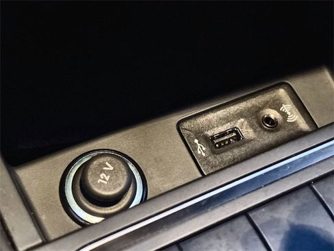 Used 2017 Volkswagen Jetta SE image 38