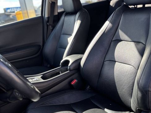 Used 2019 Honda HR-V EX-L image 10