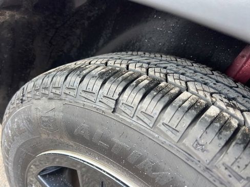 Used 2018 Chevrolet Trax LT w/ LT Convenience Package image 25