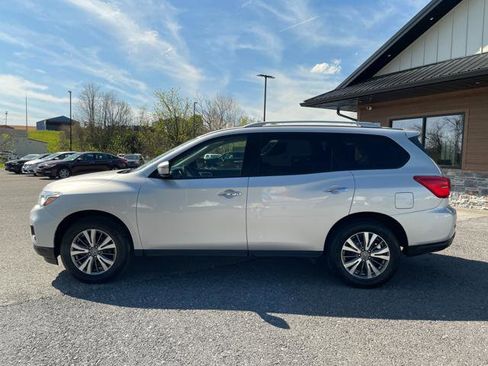 Used 2019 Nissan Pathfinder S AWD/4WD image 4