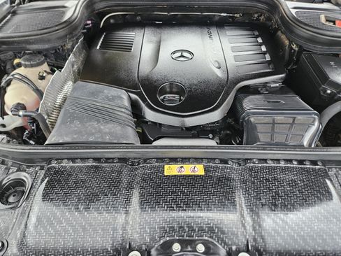 Used 2024 Mercedes-Benz GLS 450 4MATIC image 23