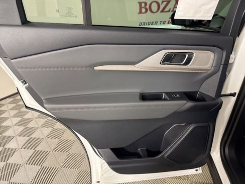 New 2025 Ford Explorer Active w/ Active Comfort Package image 19