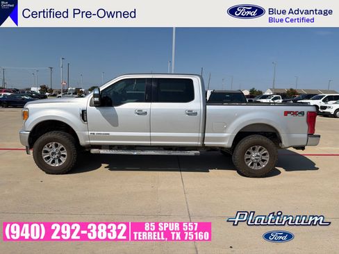 Used 2017 Ford F250 XLT w/ XLT Premium Package AWD/4WD image 16