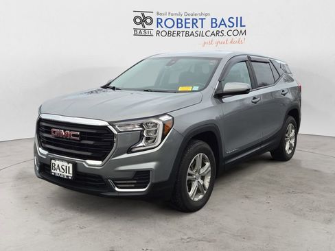 Used 2023 GMC Terrain SLE image 1
