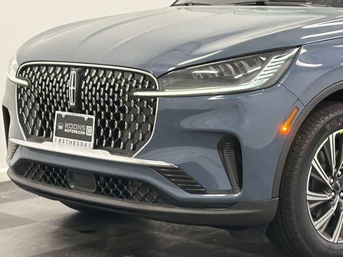 New 2026 Lincoln Aviator AWD image 2