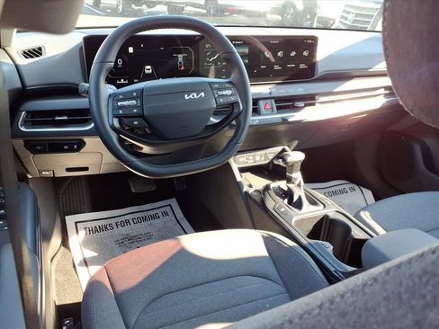 Used 2025 Kia K4 EX image 4