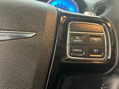 Used 2014 Chrysler 300 S AWD/4WD image 18