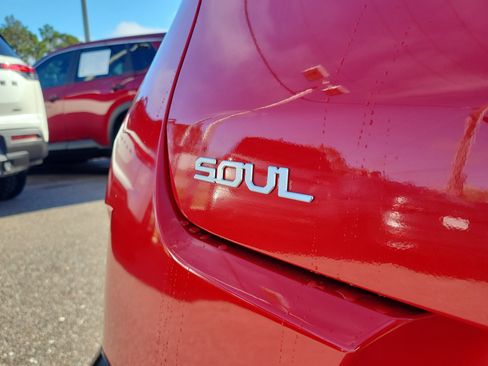Used 2023 Kia Soul LX image 8