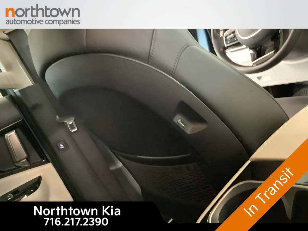 Certified 2023 Kia Carnival SX FWD image 22
