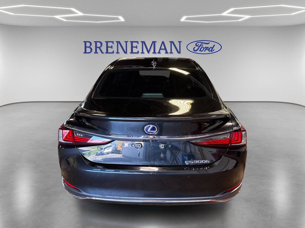 Used 2020 Lexus ES 300h w/ Luxury Package FWD image 7