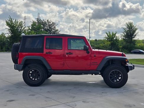 Used 2018 Jeep Wrangler Unlimited Sport S AWD/4WD image 4