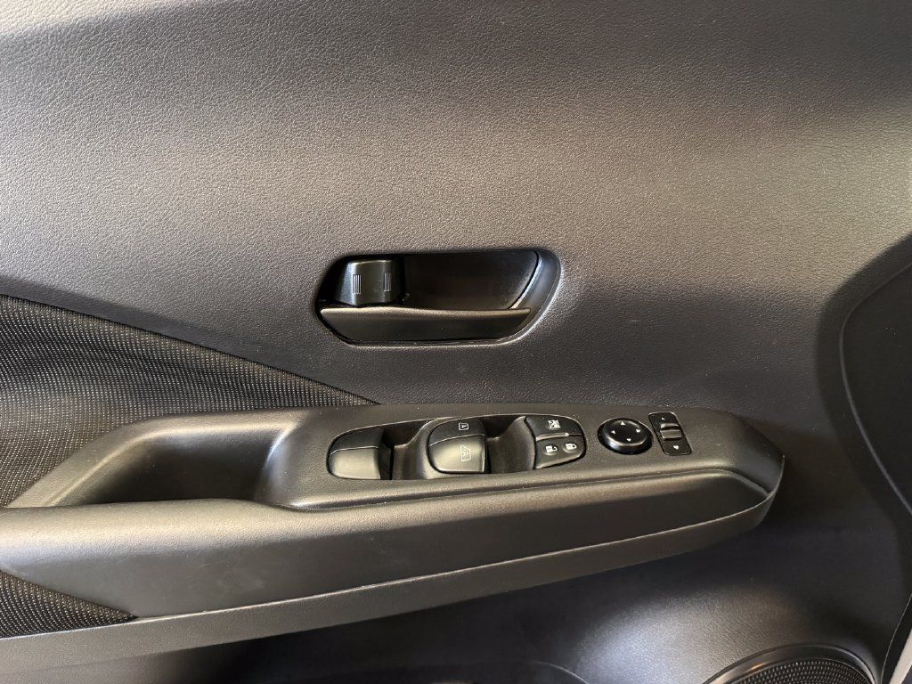 Used 2022 Nissan Kicks S FWD image 19