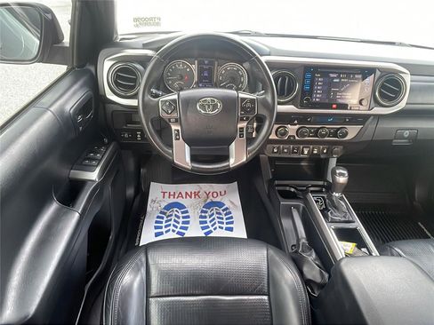Used 2019 Toyota Tacoma Limited image 19