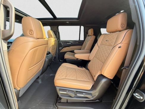 Used 2024 Cadillac Escalade ESV Sport w/ LPO, ONYX Package image 18