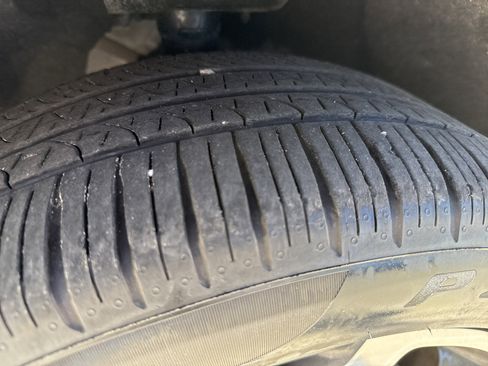 Used 2024 Chrysler Pacifica Pinnacle FWD image 12