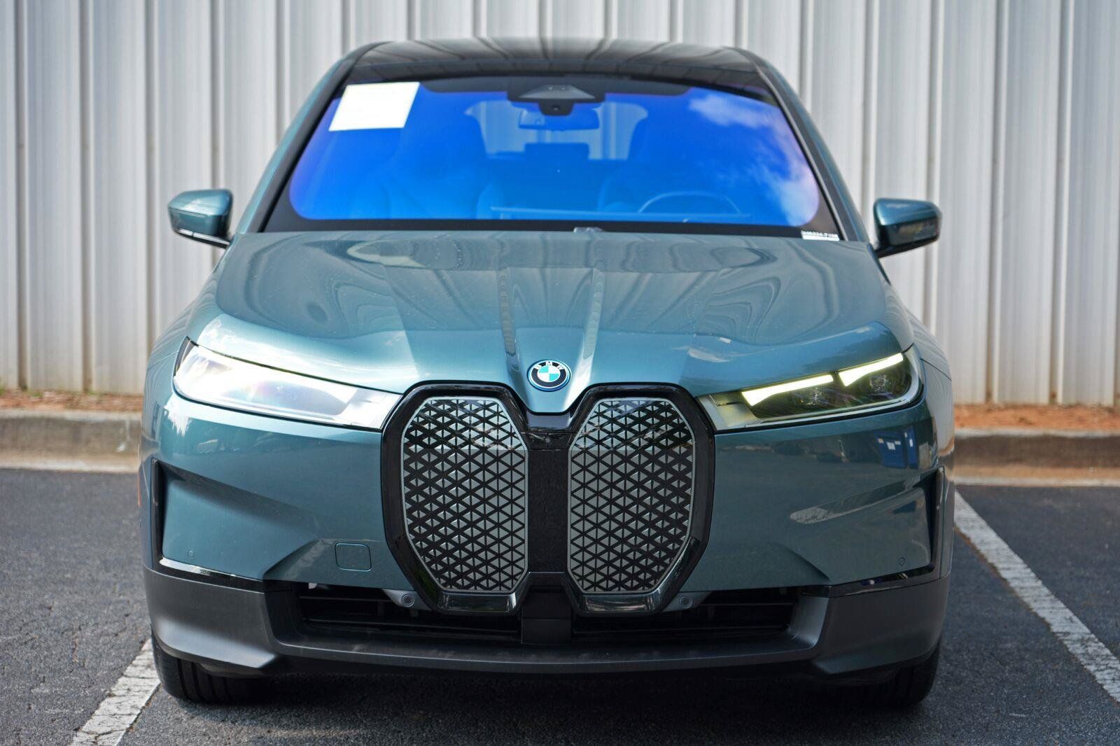 Used 2024 BMW iX xDrive50 w/ Convenience Package AWD/4WD image 50