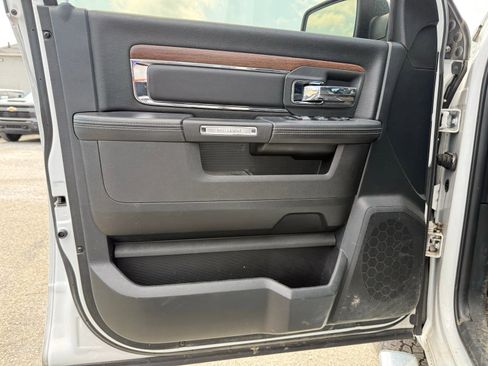 Used 2018 RAM 1500 Laramie w/ Convenience Group image 12